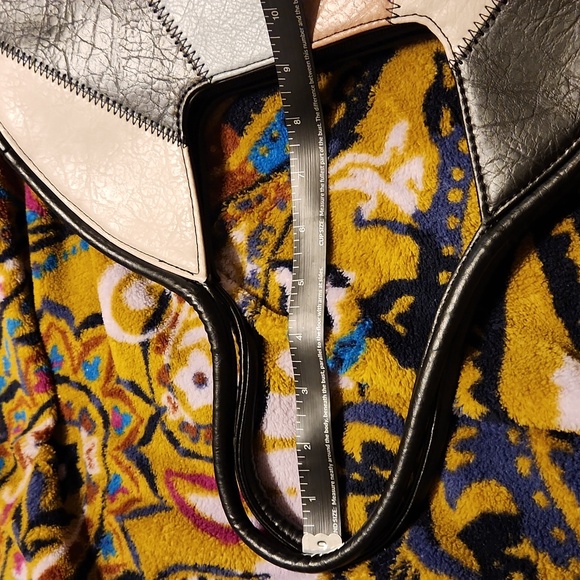 Belk Wonderly Patchwork Faux Leather Handbag - Picture 7 of 10